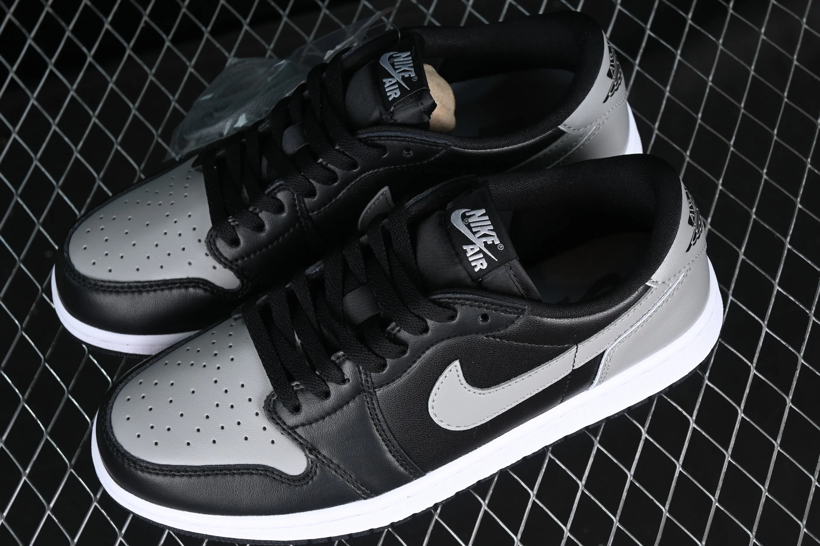 All categories Air Jordan Jordan series basketball shoes Air Jordan 1 Low Z version Air Jordan 1 Low OG "Shadow" AJ1 Joe 1 shadow gray low-top basketball shoes 705329-003